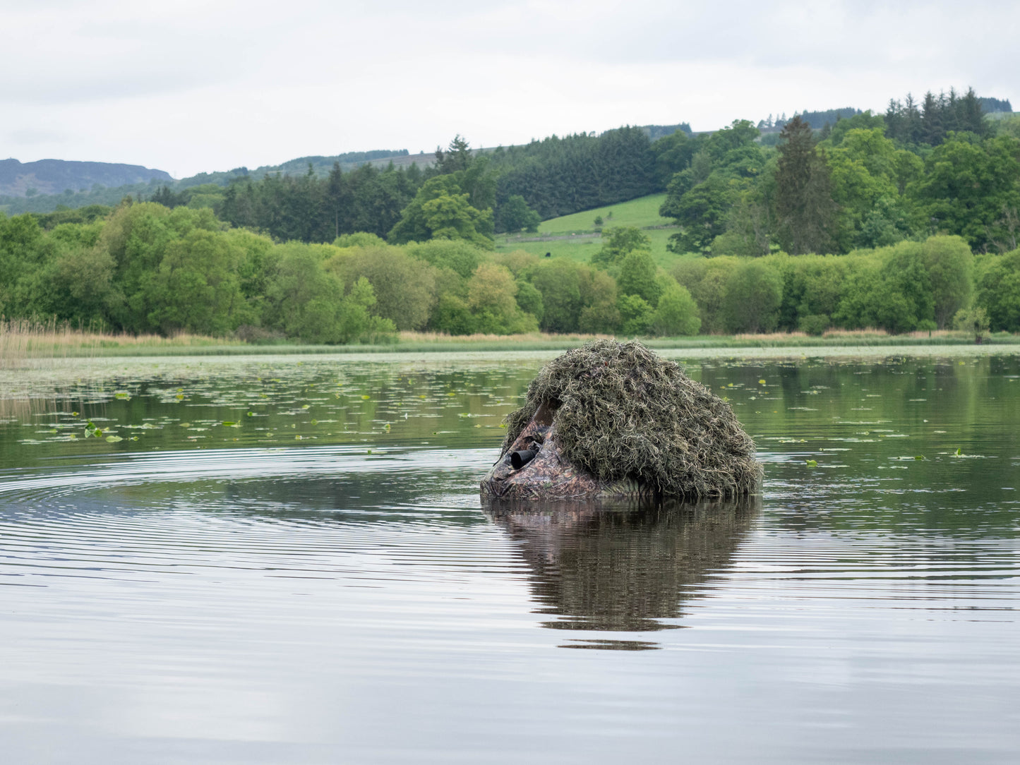 CAPANNO GALLEGGIANTE CON TENDA